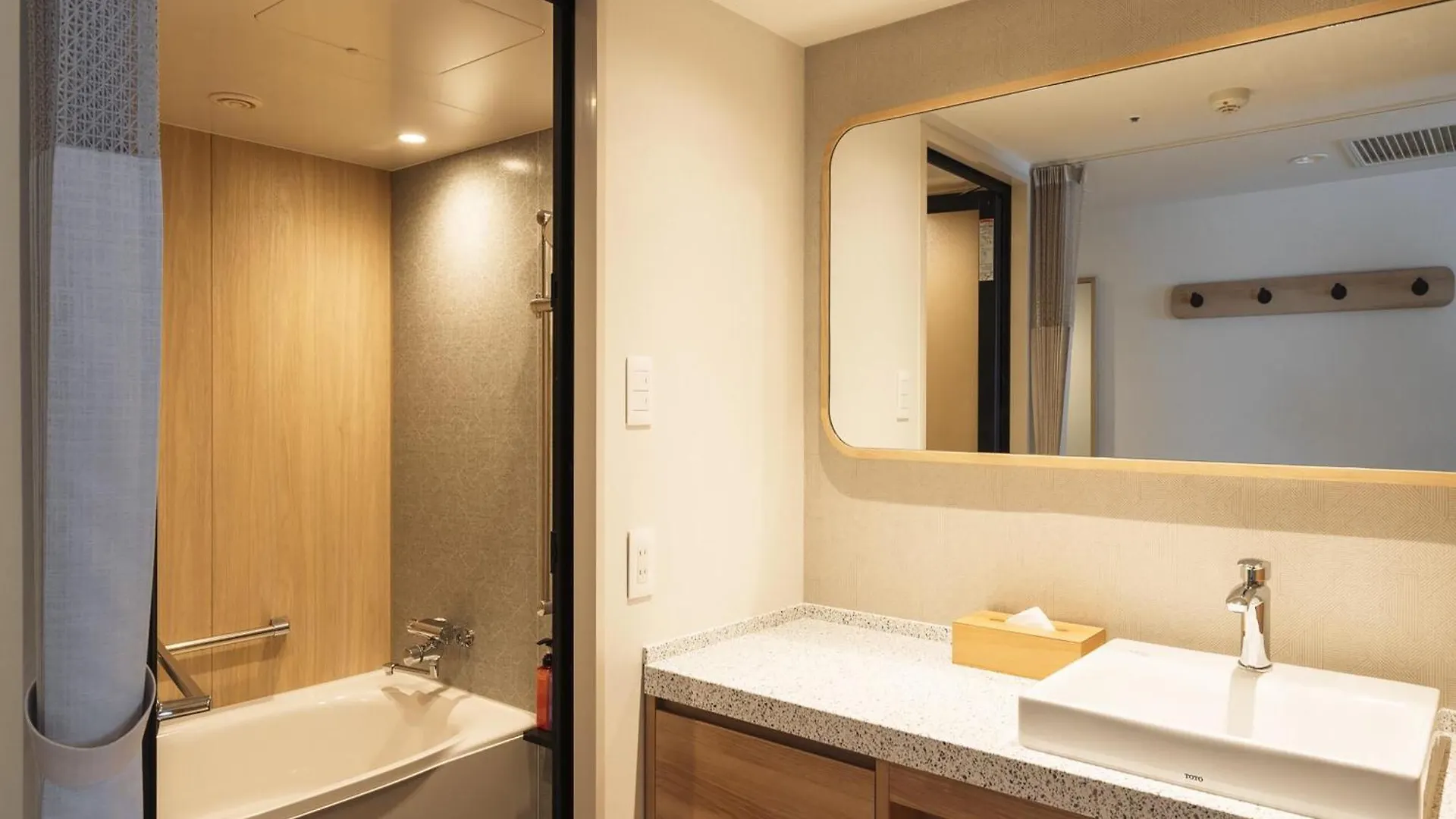 Richmond Hotel Sapporo Odori 3*,  Japan